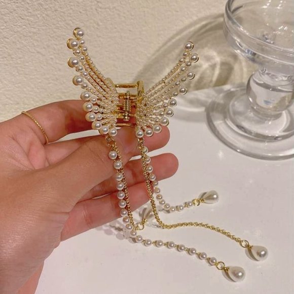 Fiable Collection Jewelry Pearl Tassel Butterfly Metal Clutcher